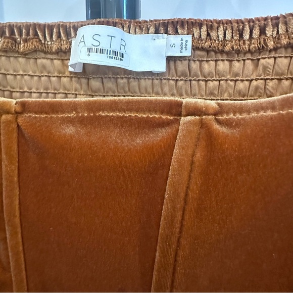 ASTR The Label Ashbury Velvet Corset Long Sleeve Small Gold Top - Picture 7 of 9